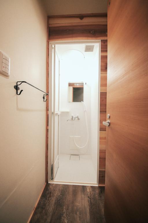 Bnbplus Niigata Book Inn Екстер'єр фото