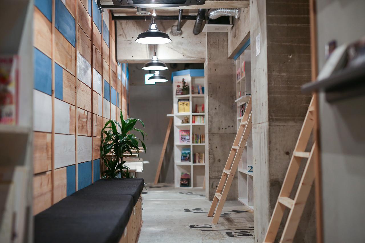 Bnbplus Niigata Book Inn Екстер'єр фото