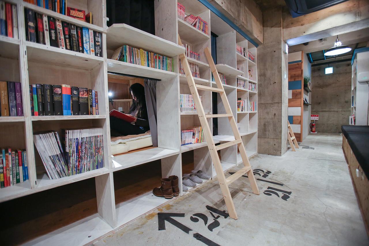 Bnbplus Niigata Book Inn Екстер'єр фото